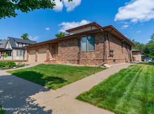 524 2nd Ave W, Dickinson, ND 58601