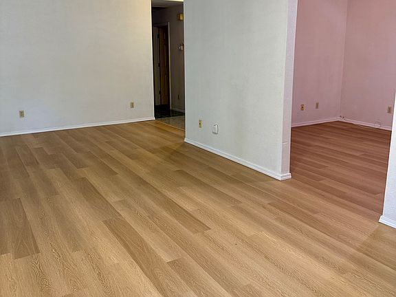 4th image of 2156 Moyer Way