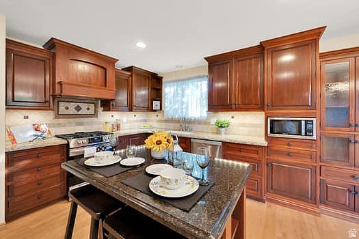 3rd image of 2304 W Bonanza Cir