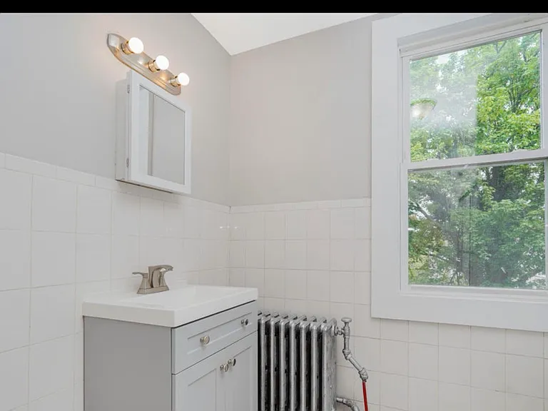 75 Taft Ave #2 — Photo 5