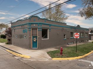 6928 Pershing Rd, Berwyn, IL 60402