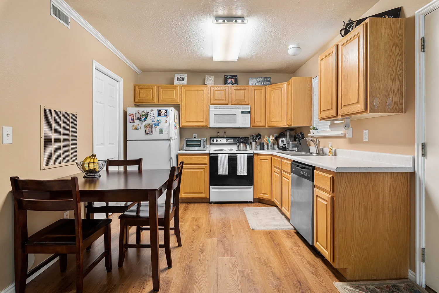 2 bed, 752 sqft, $449 — Photo 3