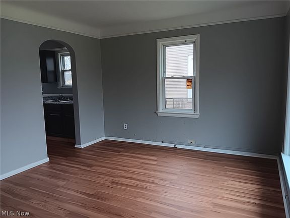4th image of 12002 Lena Ave