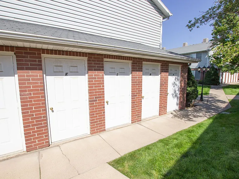 488 Elm St — Photo 13