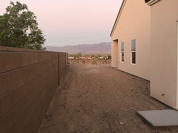 3rd image of 2030 E Mesa Verde Way