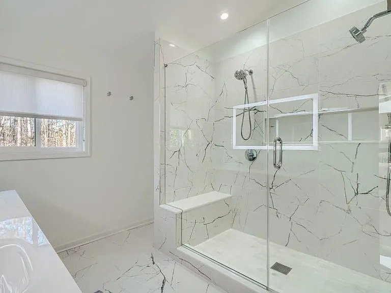 4438 Glengary Dr NE — Photo 11