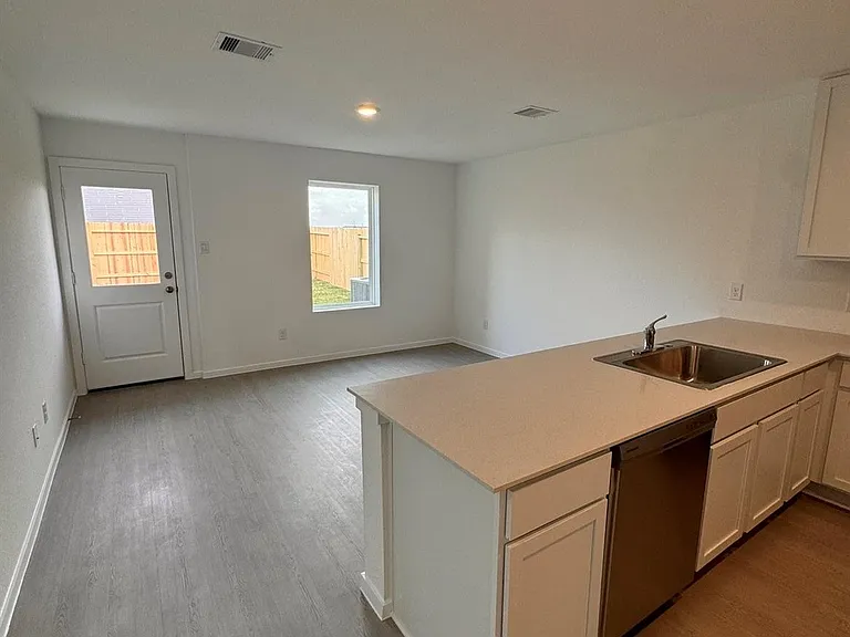 21483 Carosella Dr — Photo 3