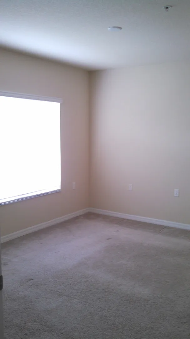 Beautiful 3 Bedroom 2.5 Bath Townhome in Lakeside Village!! — Photo 2