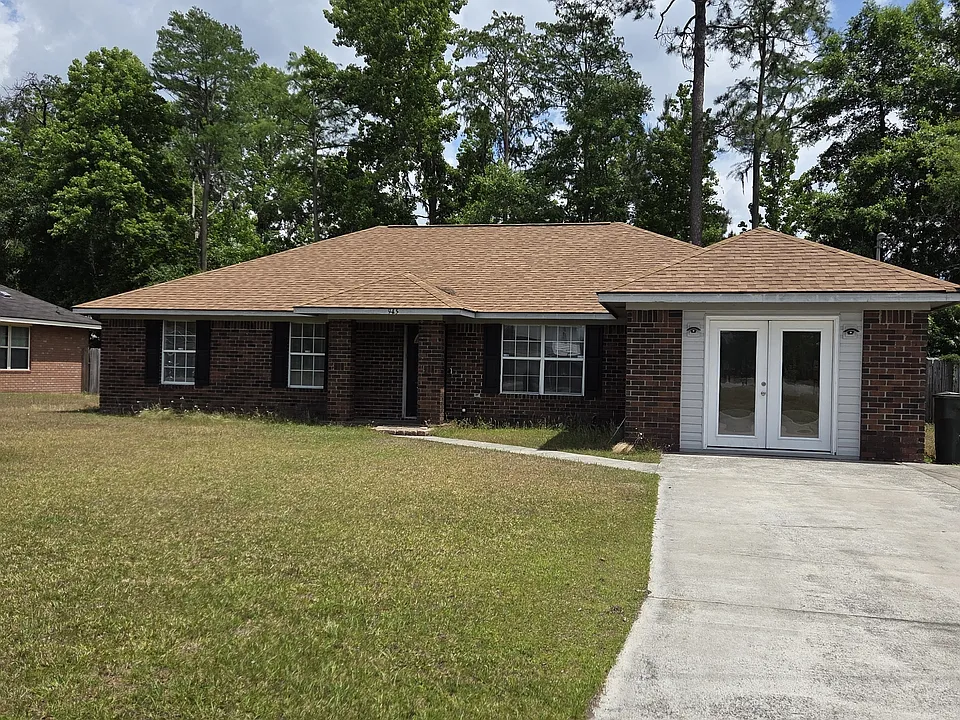 945 Ruth Dr