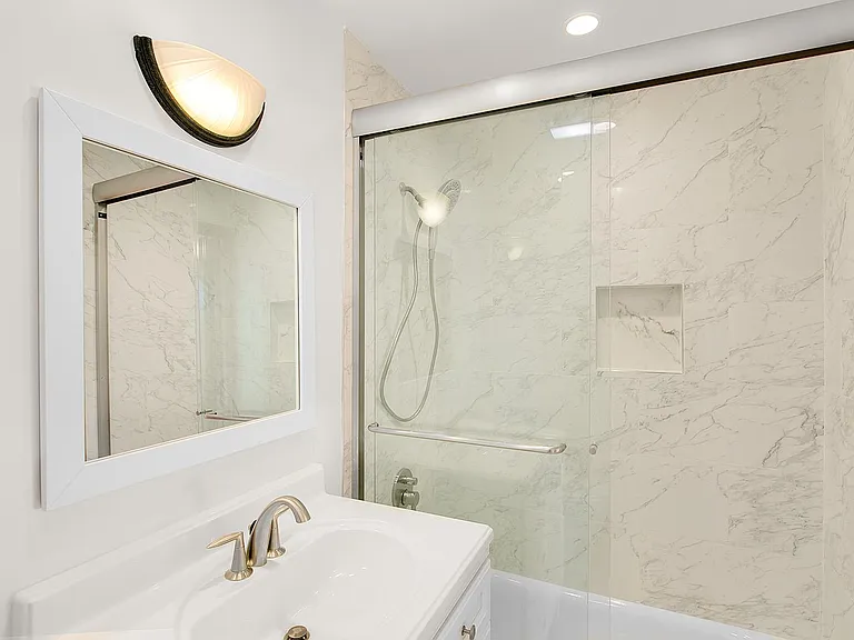 1745 Selby Ave #20 — Photo 5
