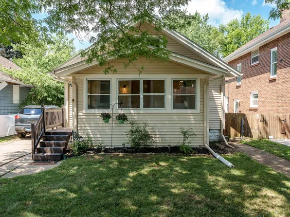 2038 Douglas St, Rockford, IL 61103
