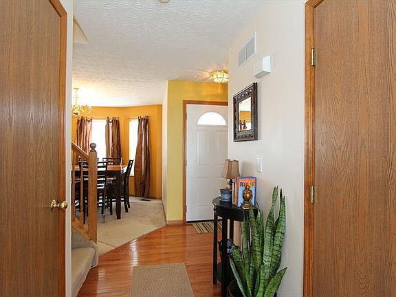 3rd image of 6393 Glenmont Dr