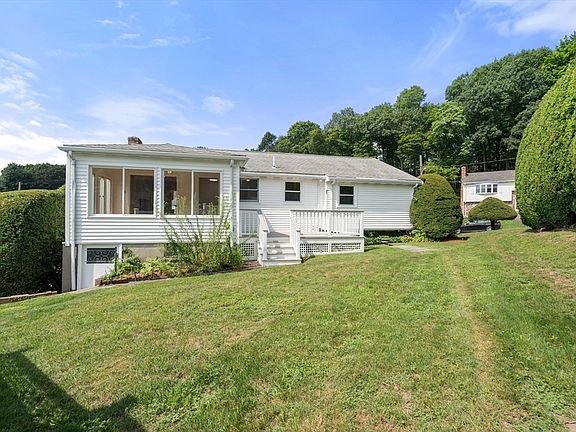 3rd image of 31 Phillips Cir