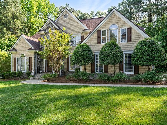 2nd image of 102 Ludgate Ct