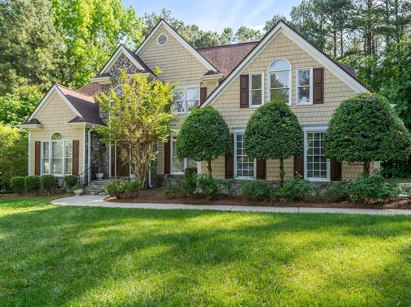 102 Ludgate Ct, Cary, NC 27519