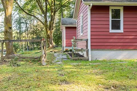 Creek Rd — Photo 7