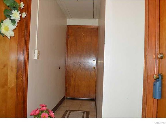 5th image of 549 Oliver St APT 2
