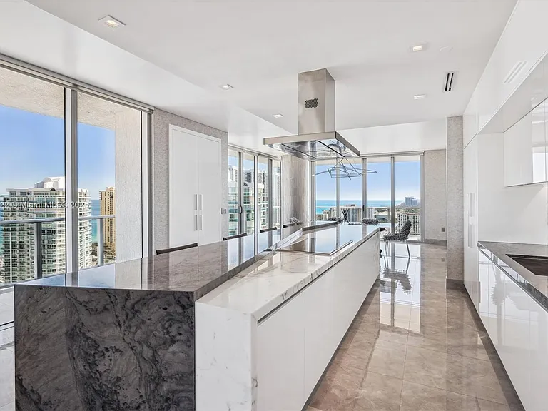 330 Sunny Isles Blvd #5-UPH04 — Photo 9