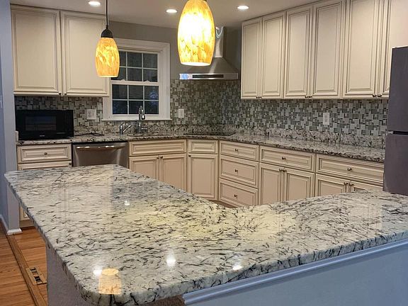 5th image of 5145 Bradfield Dr