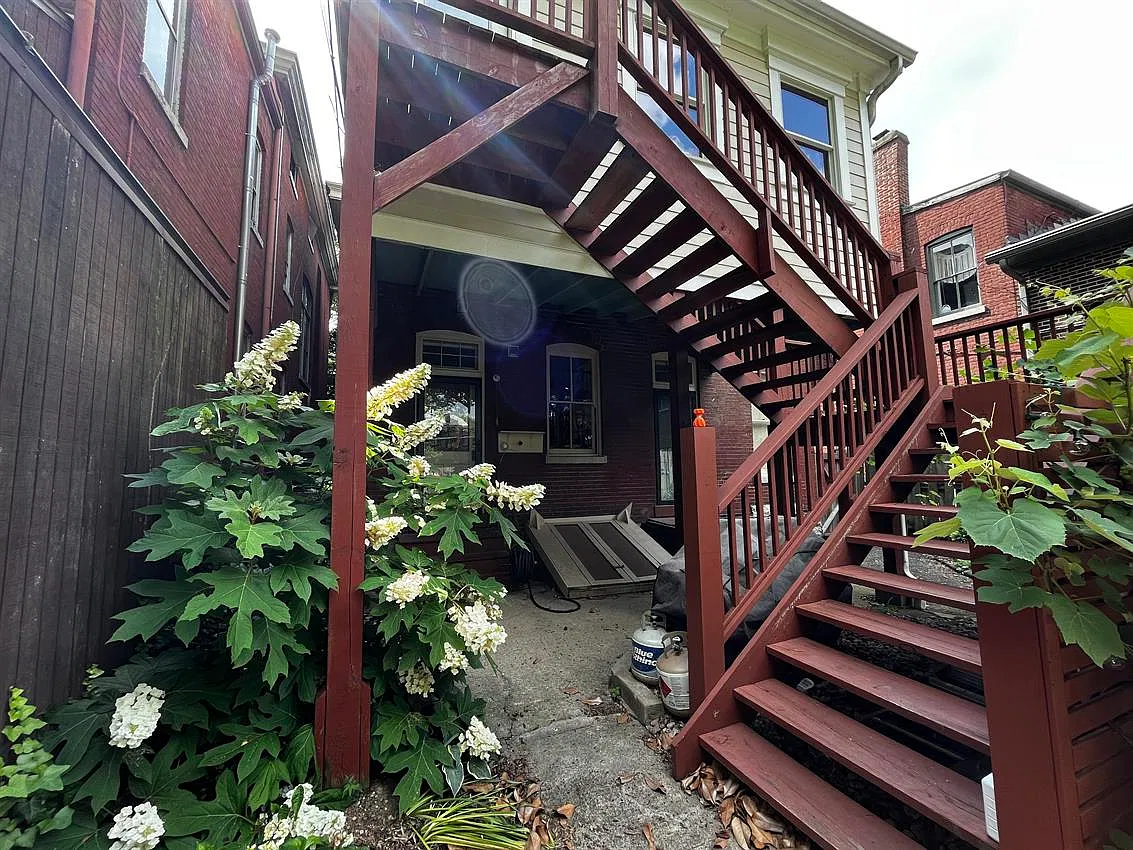 3 bed, $2,095 — Photo 3