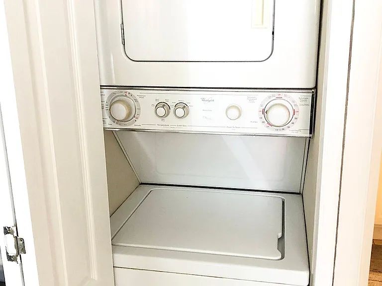 In-unit washer/dryer