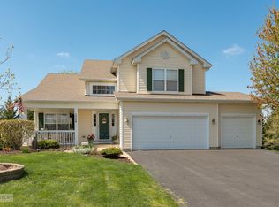 1744 Diamond Creek Ln, Aurora, IL 60503