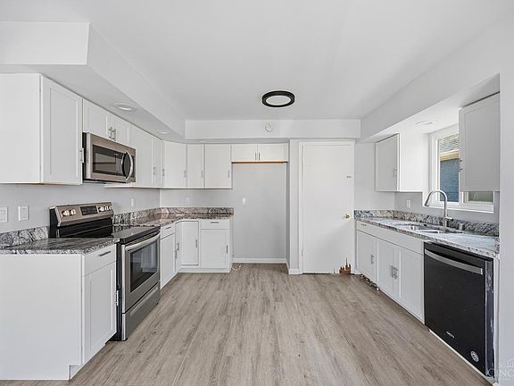 5th image of 5866 Kennedy Ave