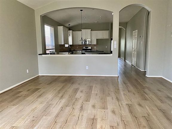 4th image of 6431 Applewood Forest Dr