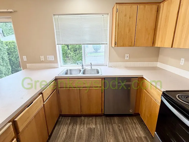 1022-1034 NE Lija Loop — Photo 6