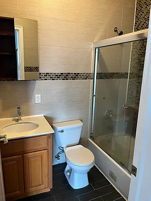 Rented by Celine Moradof-Nazarian, LREB | media 4