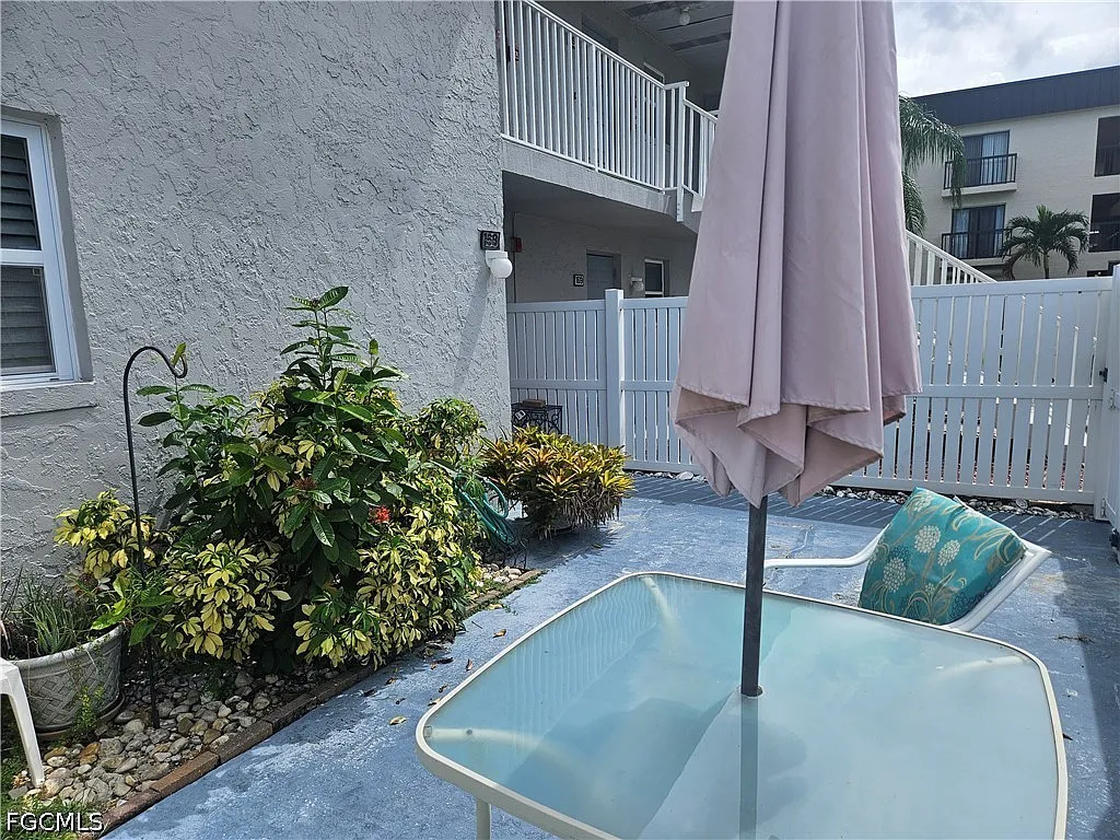 1 bed, 1.0 bath, 679 sqft, $1,200 — Photo 2