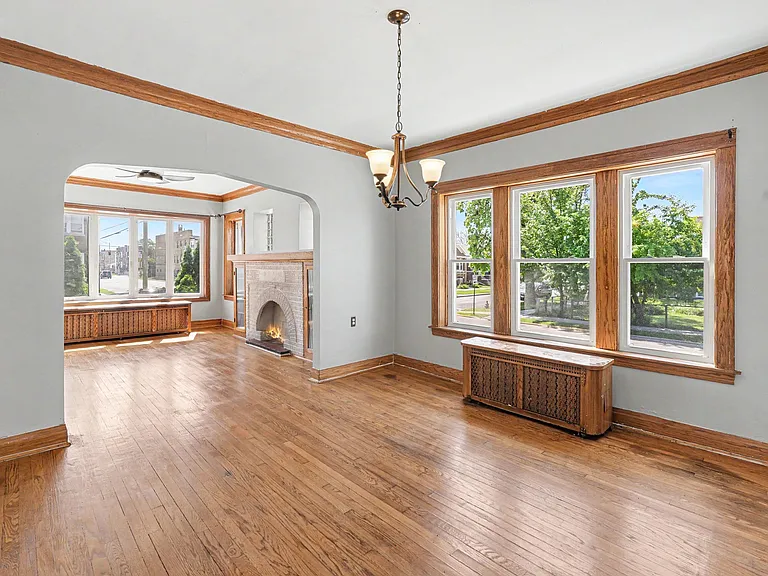 1542 S 60th Ct — Photo 3