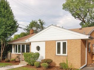 473 Northgate Ct, Riverside, IL 60546