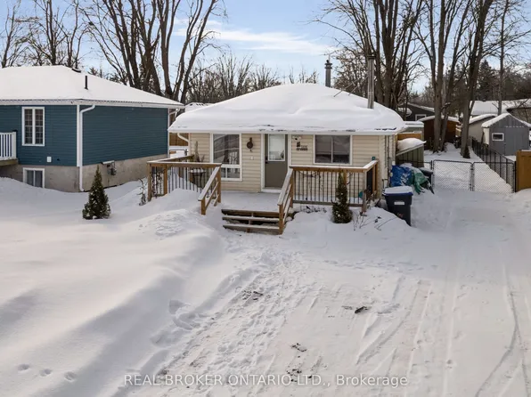 3406 Lee Ave, Severn, ON L0K 1G0