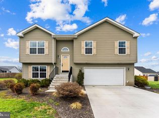 126 Invasion Ct, Bunker Hill, WV 25413