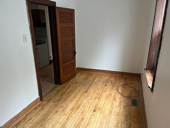 5th image of 3130 W 40th Pl #1