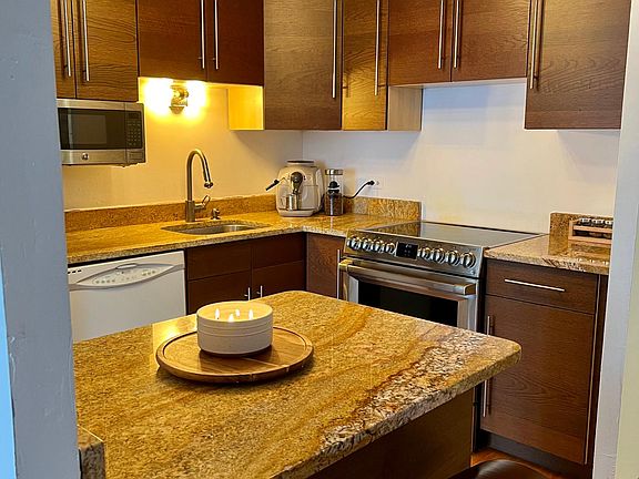 2nd image of 1660 N Lasalle St #1704