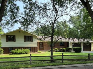 718 16th St, Windom, MN 56101