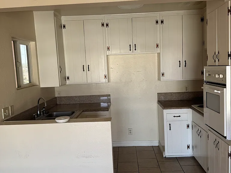5950 Fulcher Ave #8 — Photo 5