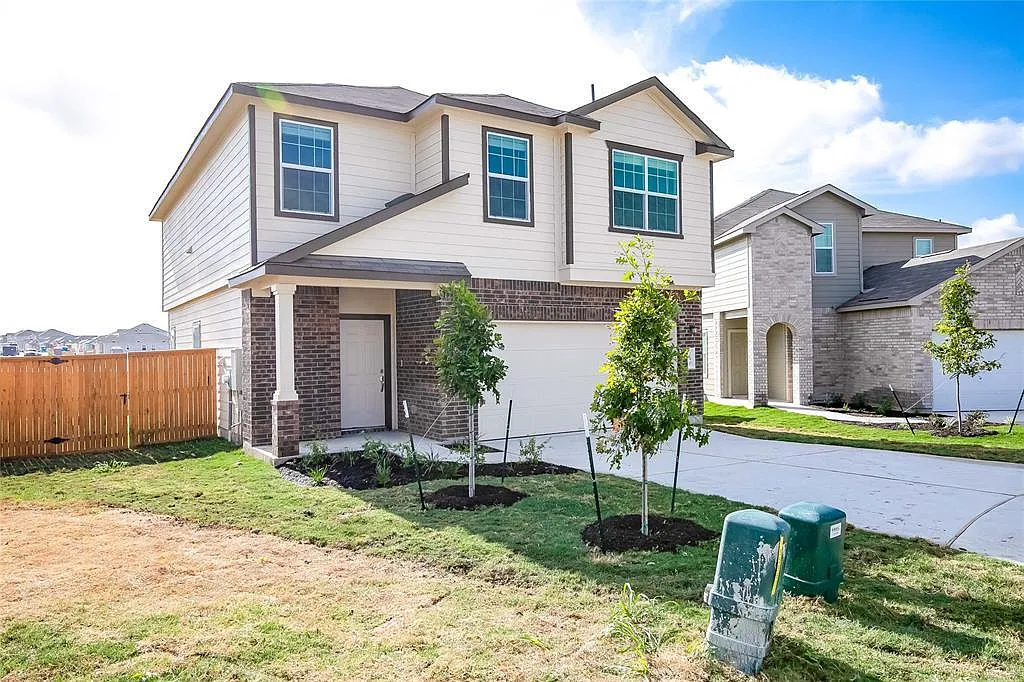3 bed, 2.5 bath, 1817 sqft, $1,695 — Photo 2