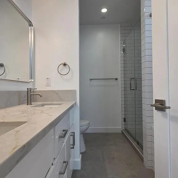 915 N Ridgewood Pl — Photo 18