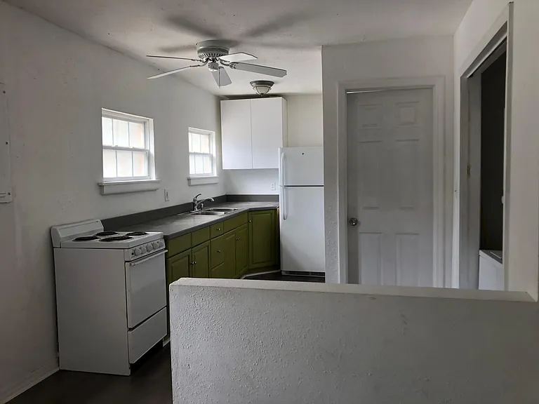 4634 N Florida Ave #1/2 — Photo 5