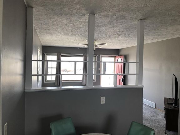 5th image of 1112 Logan St