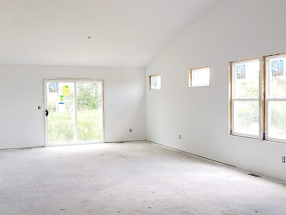 4th image of 6185 Essex Ln #74