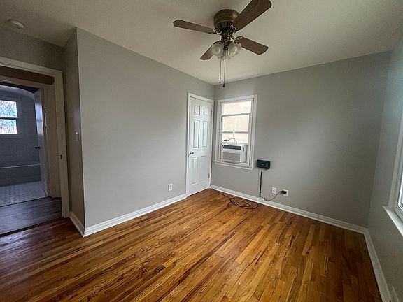 3rd image of 370 W 18th St #A