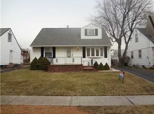 74 Oak St, Carteret, NJ 07008
