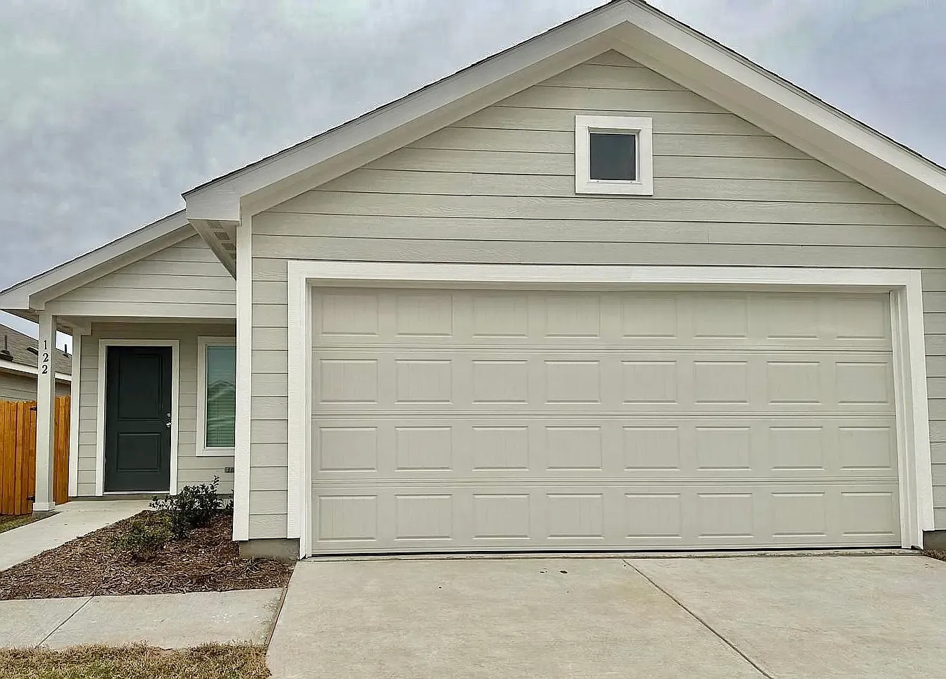 4 bed, 1600 sqft, $2,248 — Photo 1