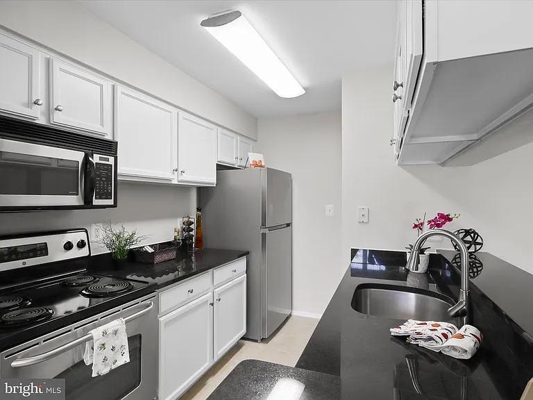 1719 Ascot Way #C — Photo 43