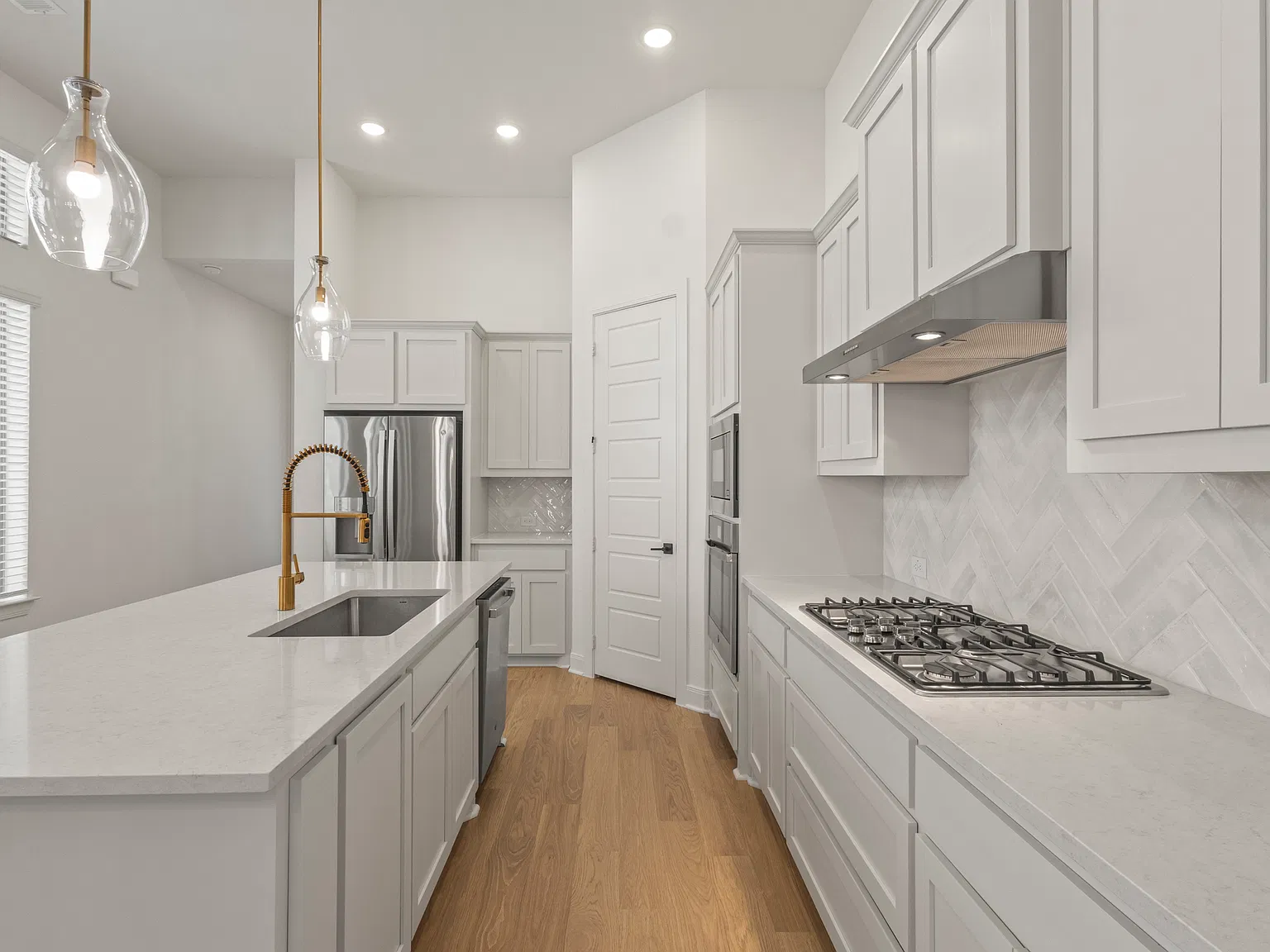 3 bed, 1858 sqft, $2,595 — Photo 3