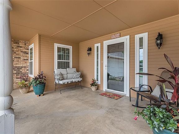 3rd image of 1313 SW 105th Pl